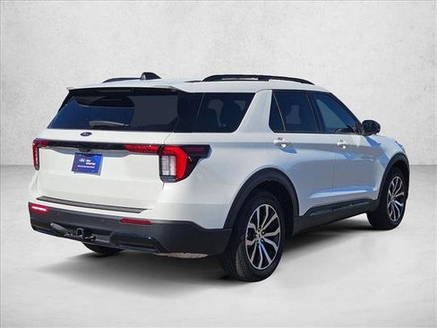 Certified 2025 Ford Explorer ST-Line RWD image 5