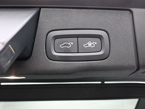Used 2024 Volvo XC60 B5 Ultimate w/ Protection Package Premier AWD/4WD image 33