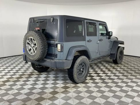 Used 2015 Jeep Wrangler Unlimited Rubicon w/ Connectivity Group AWD/4WD image 17
