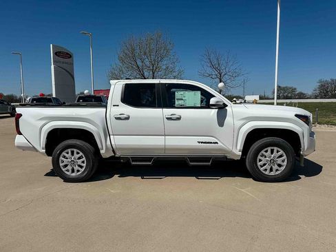 New 2026 Toyota Tacoma SR5 image 4