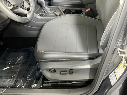 Used 2022 Volkswagen Taos SE image 16