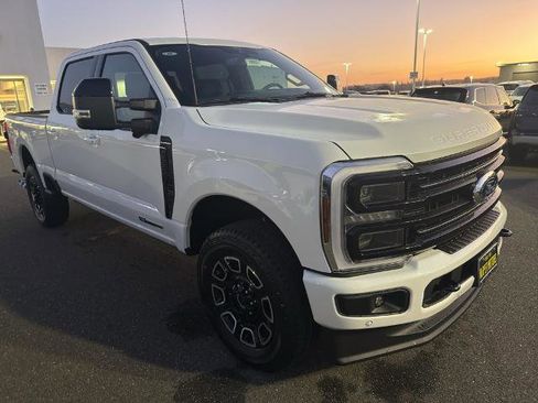 New 2026 Ford F250 Platinum w/ FX4 Off-Road Package image 7