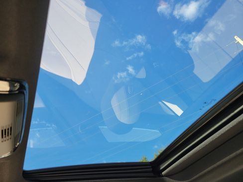 New 2026 BMW 330i Sedan w/ Convenience Package image 24