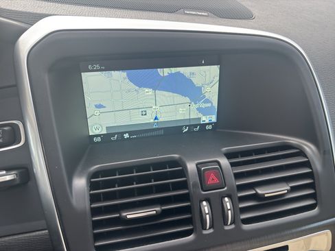 Used 2016 Volvo XC60 T6 Platinum image 4