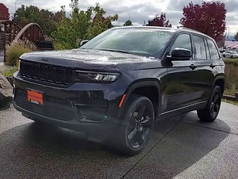 New 2025 Jeep Grand Cherokee Altitude w/ Trailer Tow Package image 3