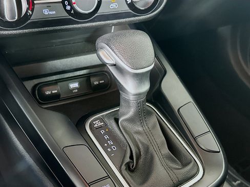 Used 2025 Kia Soul LX w/ LX Technology Package image 24