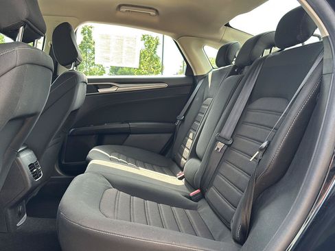 Used 2020 Ford Fusion SE FWD image 24