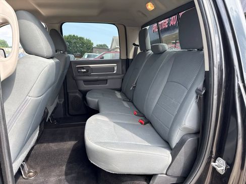 Used 2017 RAM 1500 Classic SLT AWD/4WD image 40