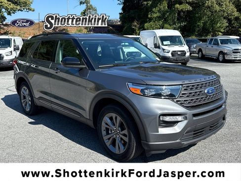 Used 2024 Ford Explorer XLT w/ Equipment Group 202A AWD/4WD image 1