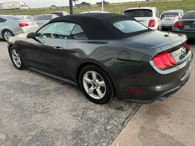 Used 2019 Ford Mustang Convertible RWD image 3