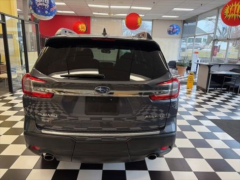 Used 2023 Subaru Ascent Premium w/ Convenience Package image 9