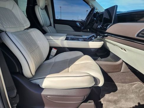 Used 2022 Lincoln Navigator Black Label image 21
