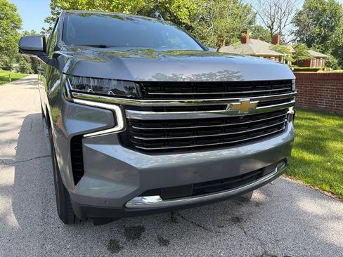 Used 2022 Chevrolet Suburban LT w/ LT Signature Plus Package AWD/4WD image 5