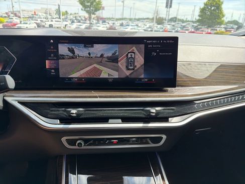 Used 2023 BMW X7 xDrive40i AWD/4WD image 22