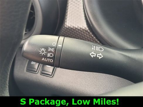 Used 2019 Nissan Kicks S image 28