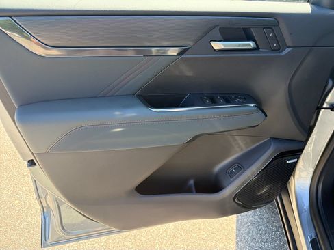 New 2026 GMC Acadia AT4 w/ LPO, All-Weather Package AWD/4WD image 11