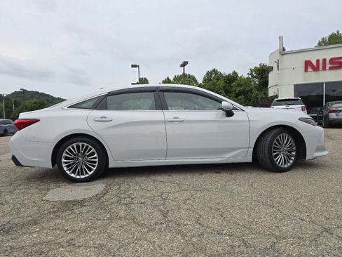 Used 2022 Toyota Avalon Limited w/ Advanced Safety Package FWD image 22