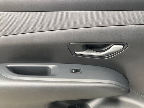Used 2025 Hyundai Tucson SEL FWD image 12