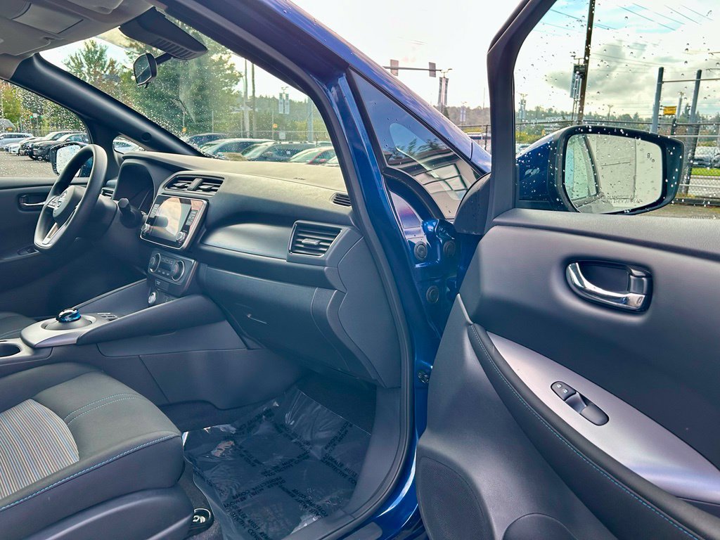 Used 2025 Nissan Leaf S FWD image 15
