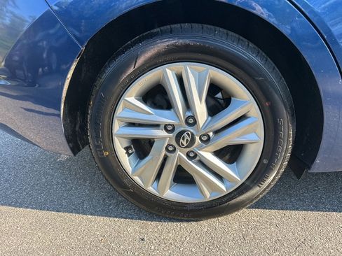 Used 2019 Hyundai Elantra SEL image 40