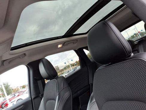 Used 2025 Ford Escape SE FWD image 6