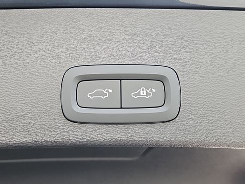 New 2026 Volvo XC40 B5 Ultra w/ Protection Package Premier image 13