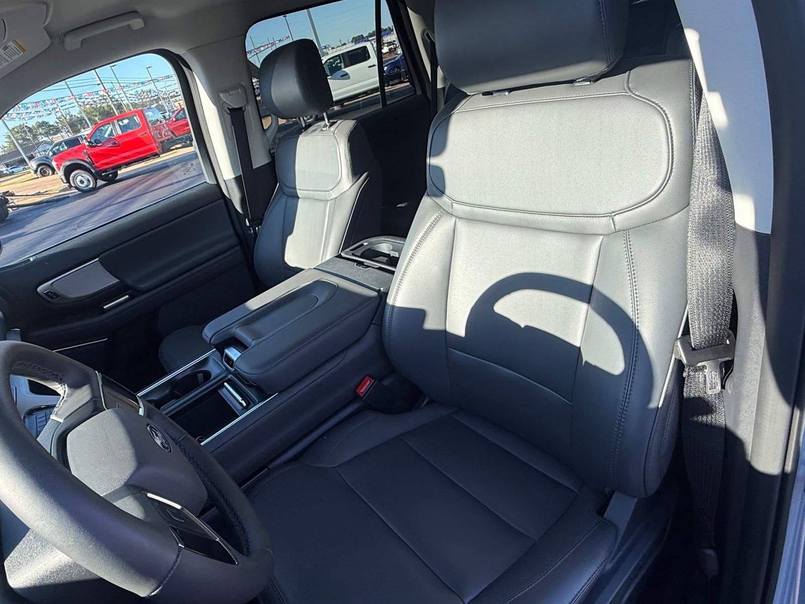 Used 2026 Ford Expedition Active AWD/4WD image 13