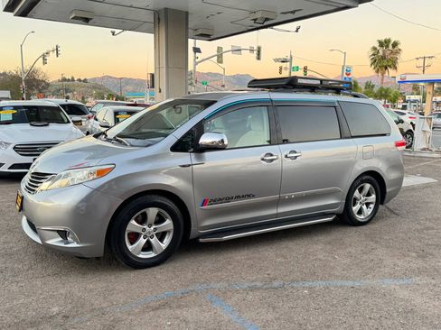 Used 2011 Toyota Sienna LE image 5