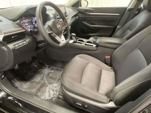 Used 2023 Nissan Altima 2.5 SV image 9