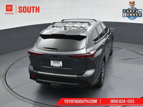 Used 2024 Toyota Highlander XLE AWD/4WD image 47