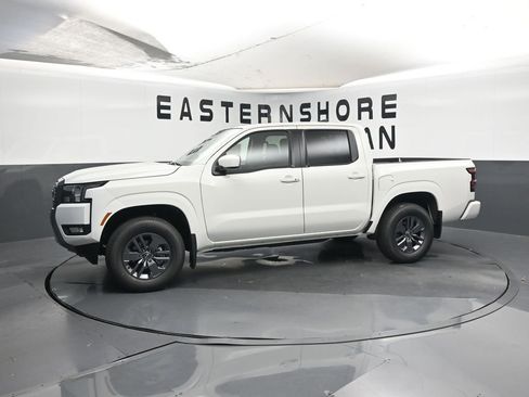 New 2025 Nissan Frontier SV w/ SV Convenience Package image 2