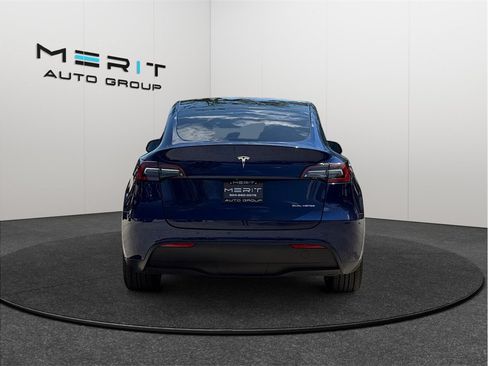 Used 2022 Tesla Model Y Long Range AWD/4WD image 8