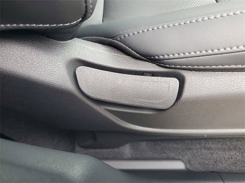 New 2025 Kia Telluride S image 9