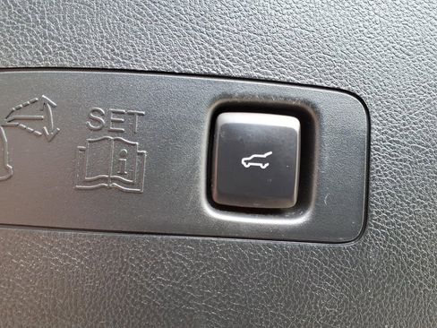 Used 2021 Lincoln Corsair AWD w/ Premium Package image 16