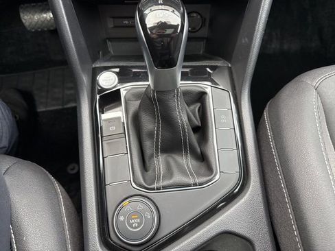 Certified 2024 Volkswagen Taos SE w/ Panoramic Sunroof Package image 19