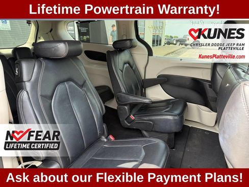 Used 2022 Chrysler Pacifica Touring-L FWD image 40