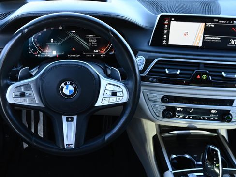 Used 2020 BMW 750i xDrive w/ Executive Package image 11