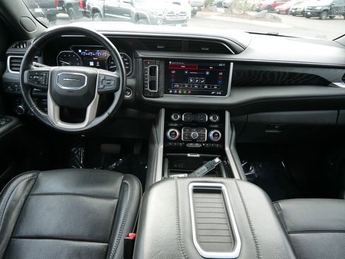 Used 2021 GMC Yukon XL Denali w/ Denali Ultimate Package AWD/4WD image 15