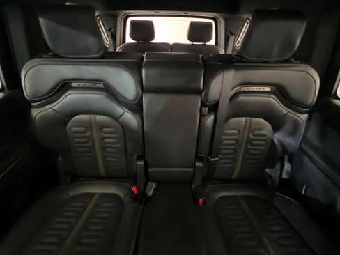 Used 2025 Rivian R1S Adventure image 27