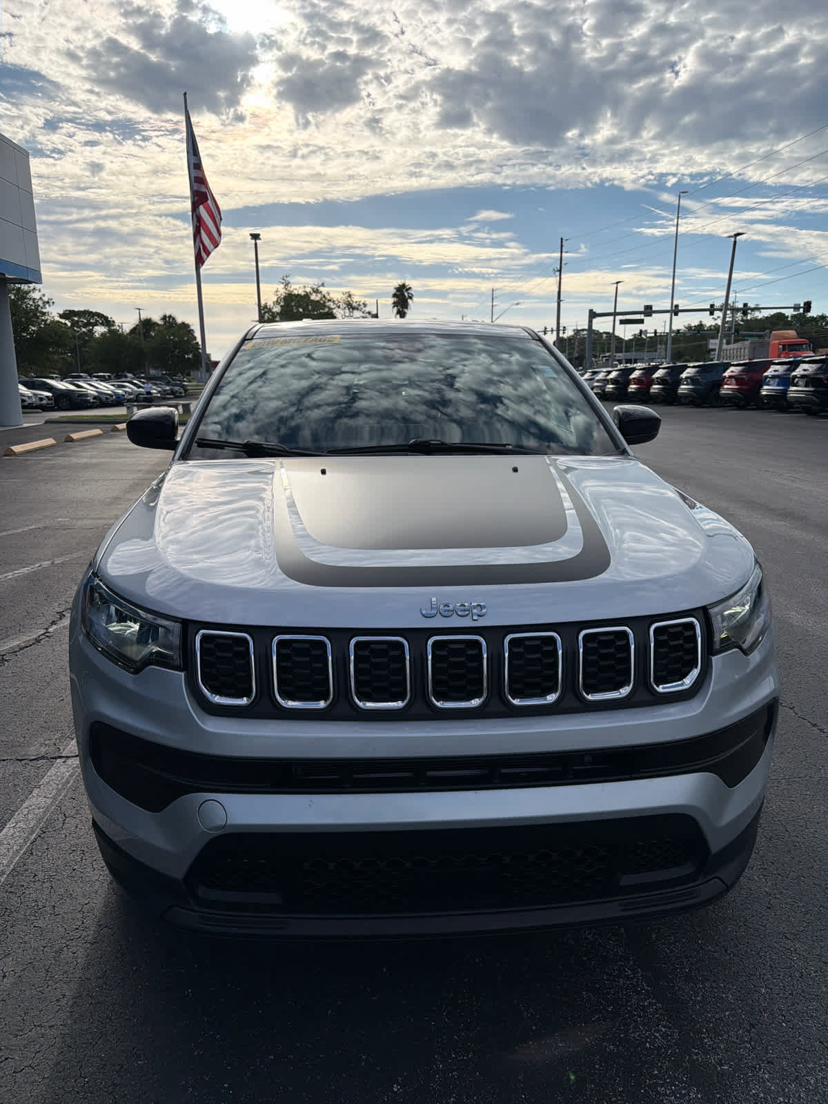 Used 2025 Jeep Compass Sport w/ Mopar Graphics Package AWD/4WD image 8