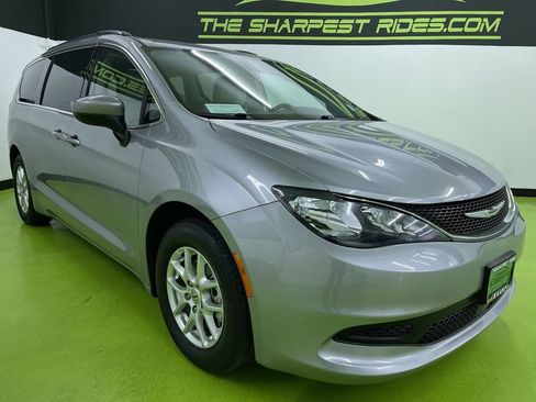 Used 2021 Chrysler Voyager Lxi image 2