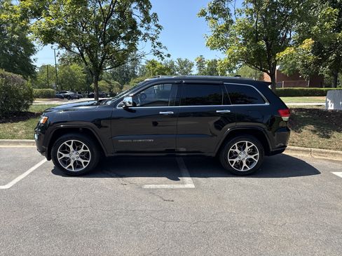 Used 2020 Jeep Grand Cherokee Overland AWD/4WD image 7