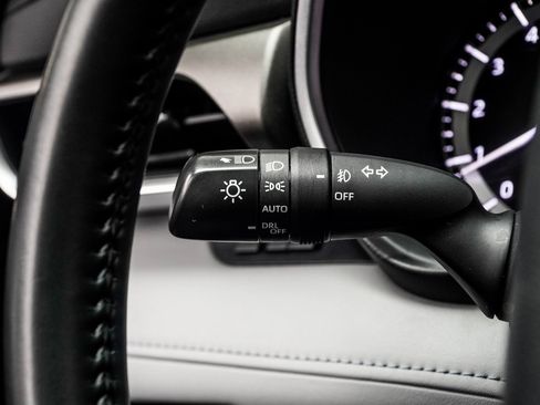 Used 2022 Toyota Highlander XLE image 31