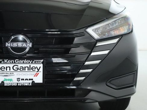 Used 2025 Nissan Versa SV w/ Trunk Package FWD image 7