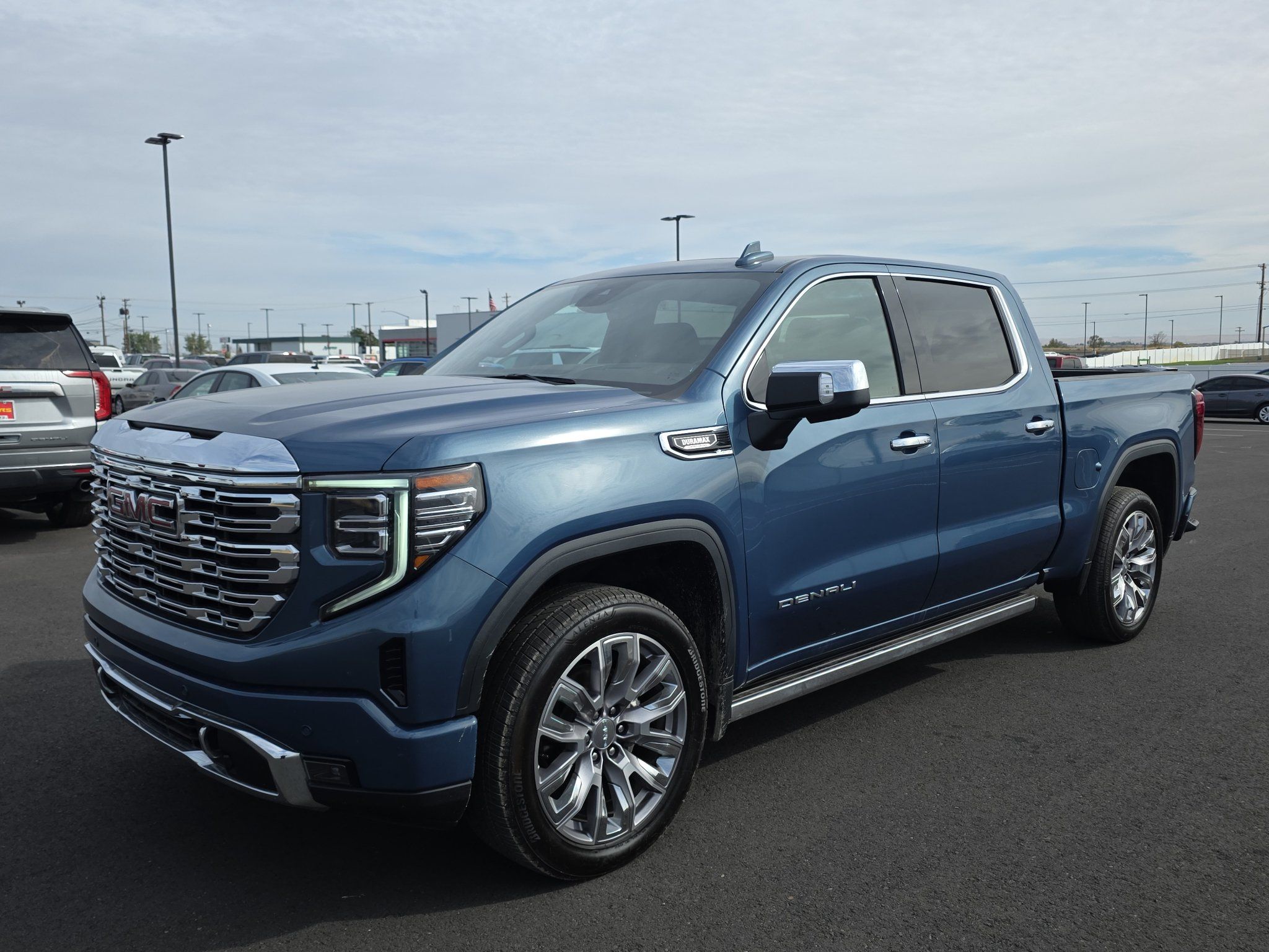 Used 2025 GMC Sierra 1500 Denali w/ Denali Reserve Package AWD/4WD image 3