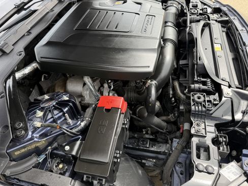 Used 2018 Jaguar XE RWD image 39