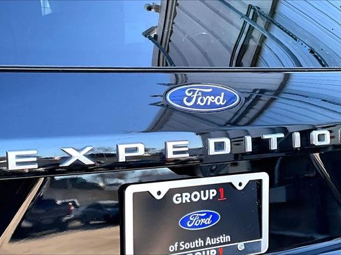 Certified 2025 Ford Expedition Active image 10