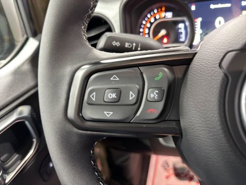 New 2025 Jeep Gladiator Willys image 25