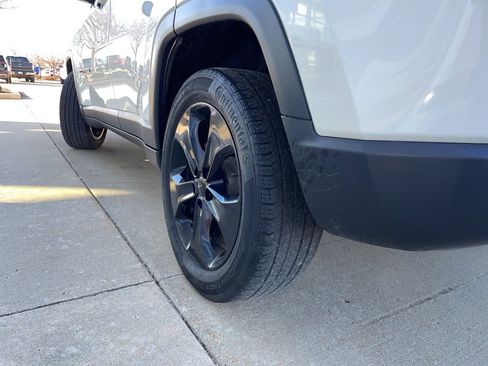 Used 2021 Jeep Compass Latitude image 17