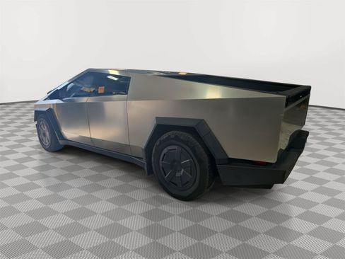 Used 2025 Tesla Cybertruck AWD Crew Cab image 2